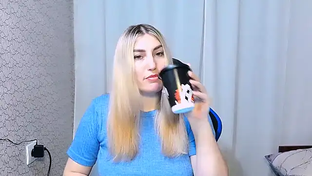 Snapshot of JaneLaJewel chatting on November 10, 2025, 9:58 am JaneLaJewel online show from November 10, 2025, 9:58 am