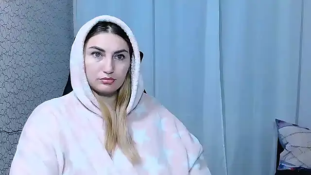 Snapshot of JaneLaJewel chatting on October 28, 2025, 3:11 pm JaneLaJewel online show from October 28, 2025, 3:11 pm