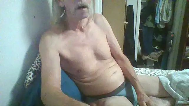 friendlychat1 online show from September 28, 2025, 4:52 am