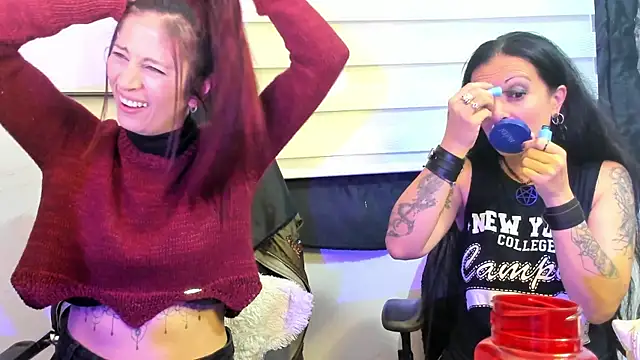 Snapshot of catt_evans1 chatting on December 18, 2024, 1:26 am catt evans1 online show from December 18, 2024, 1:26 am