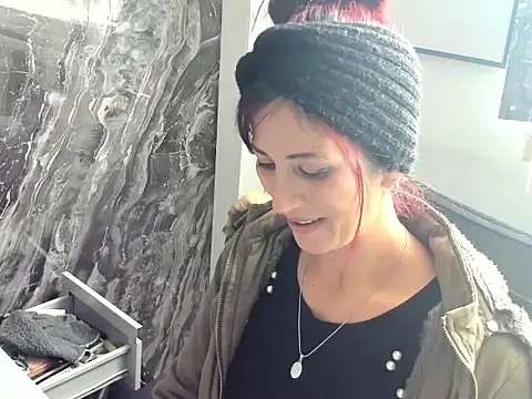 Snapshot of catt_evans1 chatting on December 28, 2024, 8:58 pm catt evans1 online show from December 28, 2024, 8:58 pm