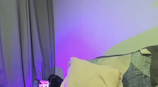 Snapshot of catt_evans1 chatting on December 28, 2024, 4:08 am catt evans1 online show from December 28, 2024, 4:08 am