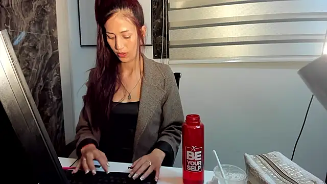 Snapshot of catt_evans1 chatting on December 5, 2024, 12:58 am catt evans1 online show from December 5, 2024, 12:58 am