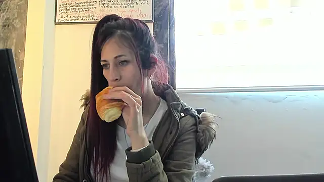 Snapshot of catt_evans1 chatting on January 19, 2025, 2:49 pm catt evans1 online show from January 19, 2025, 2:49 pm