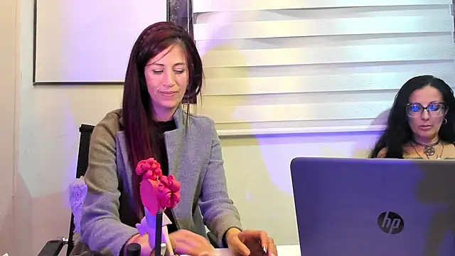 Snapshot of catt_evans1 chatting on December 19, 2024, 2:01 am catt evans1 online show from December 19, 2024, 2:01 am