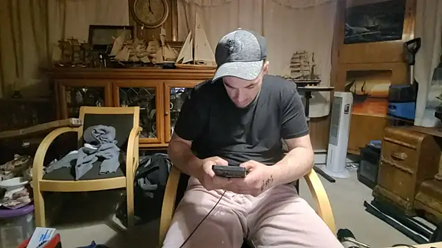 Snapshot of ScubaStevex chatting on April 18, 2026, 4:15 am ScubaStevex online show from April 18, 2026, 4:15 am