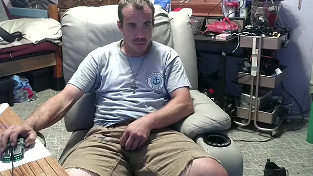 Snapshot of ScubaStevex chatting on October 13, 2025, 9:05 pm ScubaStevex online show from October 13, 2025, 9:05 pm