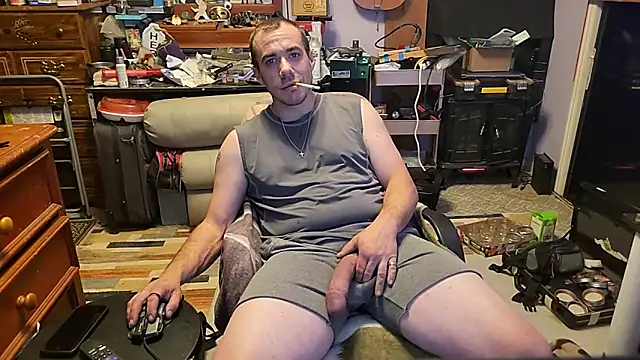 Snapshot of ScubaStevex chatting on December 4, 2025, 1:26 am ScubaStevex online show from December 4, 2025, 1:26 am