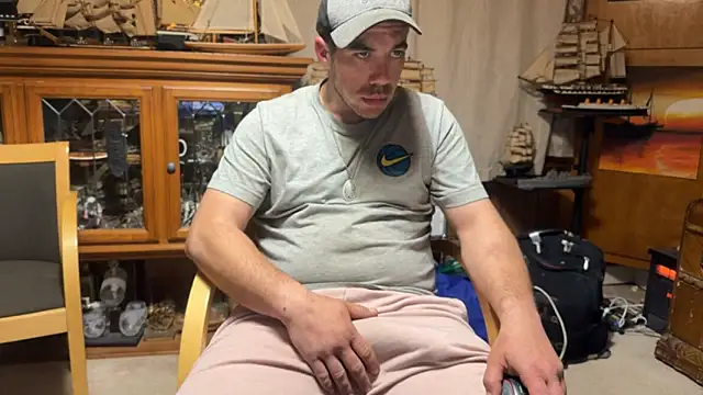 Snapshot of ScubaStevex chatting on May 15, 2026, 5:38 am ScubaStevex online show from May 15, 2026, 5:38 am