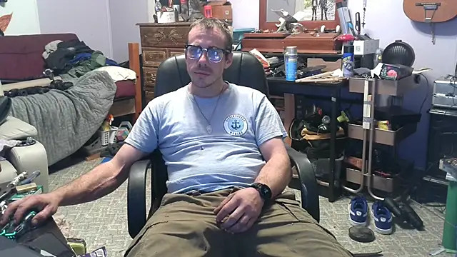 Snapshot of ScubaStevex chatting on October 29, 2025, 10:42 pm ScubaStevex online show from October 29, 2025, 10:42 pm