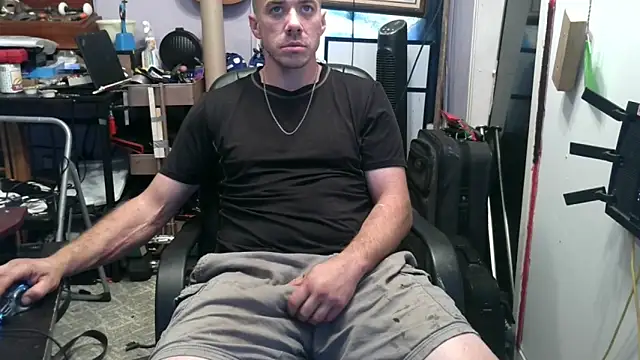 Snapshot of ScubaStevex chatting on November 6, 2025, 1:15 pm ScubaStevex online show from November 6, 2025, 1:15 pm