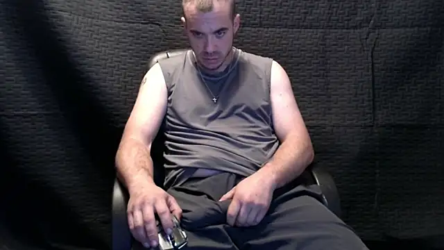 Snapshot of ScubaStevex chatting on November 17, 2025, 1:37 pm ScubaStevex online show from November 17, 2025, 1:37 pm