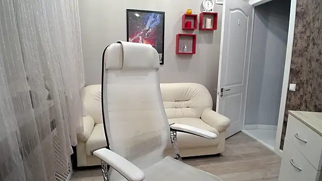 Milla Cutie18 online show from December 5, 2025, 6:45 am