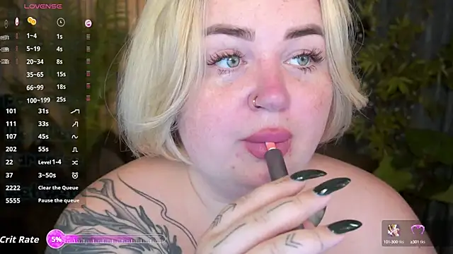 Snapshot of ZaraReignn chatting on October 8, 2025, 7:58 pm ZaraReignn online show from October 8, 2025, 7:58 pm