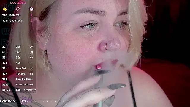 Snapshot of ZaraReignn chatting on November 16, 2025, 2:11 pm ZaraReignn online show from November 16, 2025, 2:11 pm