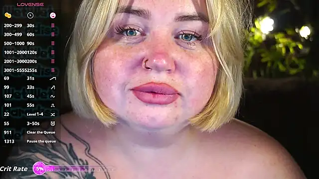 Snapshot of ZaraReignn chatting on November 6, 2025, 9:08 pm ZaraReignn online show from November 6, 2025, 9:08 pm