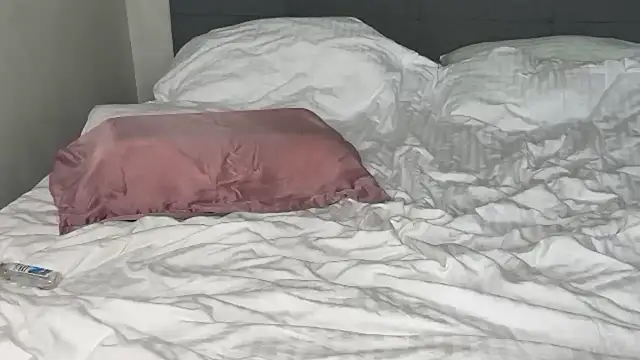 Snapshot of fluffy_bunnyxxx chatting on October 13, 2025, 6:26 am fluffy bunnyxxx online show from October 13, 2025, 6:26 am