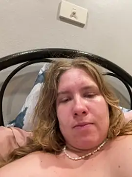 Snapshot of fluffy_bunnyxxx chatting on March 31, 2026, 6:04 am fluffy bunnyxxx online show from March 31, 2026, 6:04 am