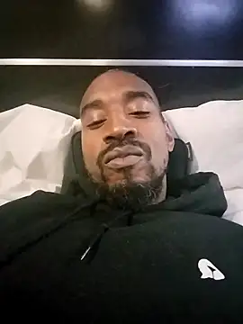 Snapshot of ElJudah7 chatting on November 18, 2025, 6:17 am ElJudah7 online show from November 18, 2025, 6:17 am