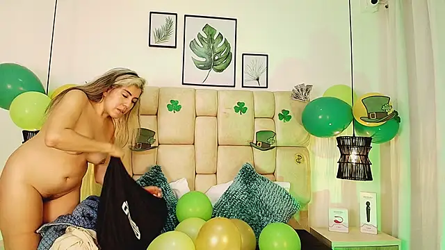 Snapshot of AdharaSmithh chatting on March 17, 2025, 3:14 am AdharaSmithh online show from March 17, 2025, 3:14 am