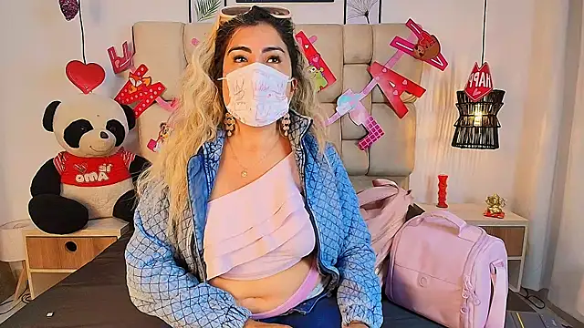 Snapshot of AdharaSmithh chatting on September 18, 2025, 8:01 pm AdharaSmithh online show from September 18, 2025, 8:01 pm