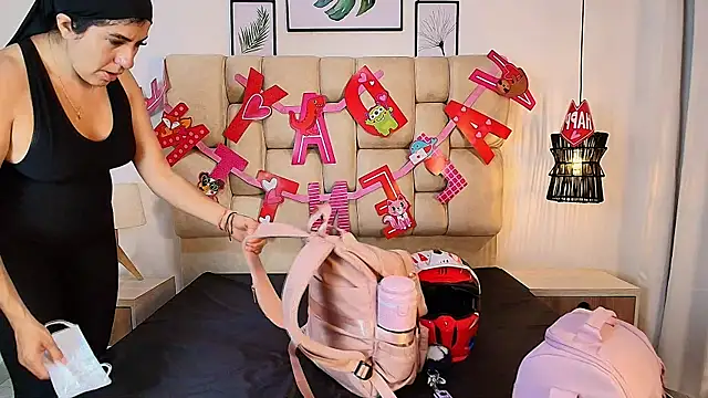 Snapshot of AdharaSmithh chatting on September 15, 2025, 7:03 pm AdharaSmithh online show from September 15, 2025, 7:03 pm