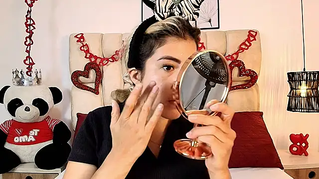 Snapshot of AdharaSmithh chatting on September 8, 2025, 5:45 pm AdharaSmithh online show from September 8, 2025, 5:45 pm