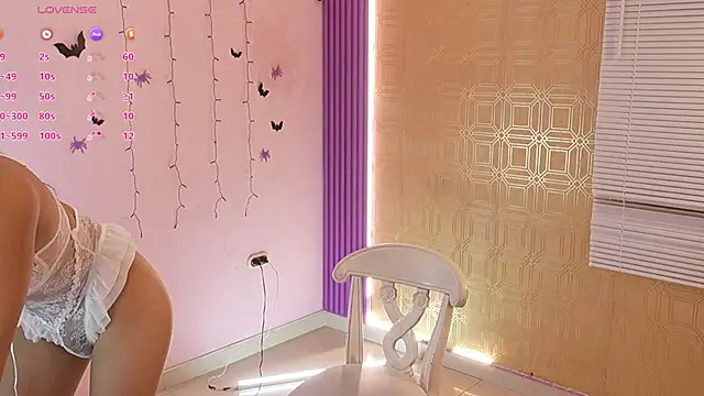 Snapshot of Bella19_ chatting on October 20, 2025, 8:42 pm Bella19 online show from October 20, 2025, 8:42 pm