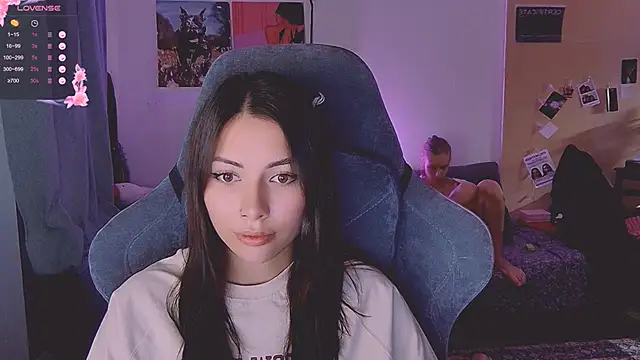 KatiKate online show from October 16, 2025, 5:54 pm