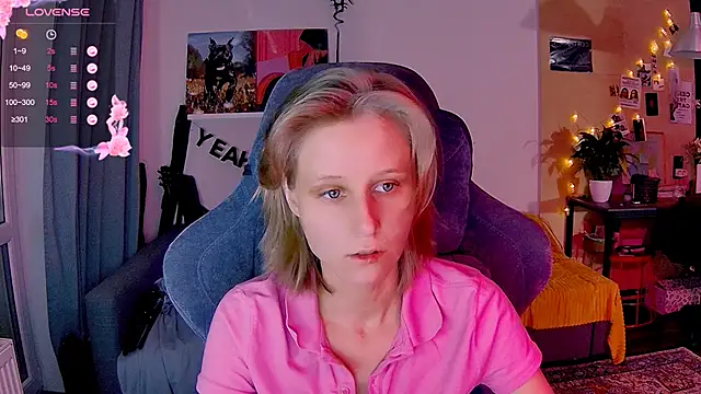 KatiKate online show from November 27, 2025, 3:45 pm