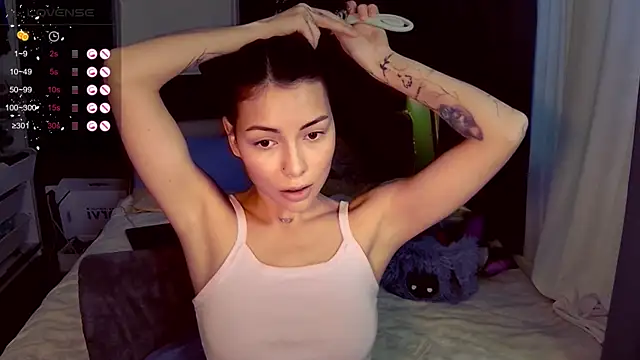 KatiKate online show from April 23, 2026, 5:47 pm
