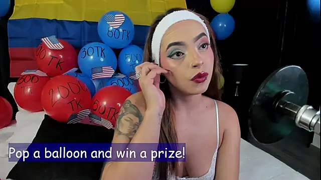 Snapshot of MiiaaMoonroee chatting on July 4, 2026, 9:41 pm MiiaaMoonroee online show from July 4, 2026, 9:41 pm