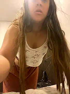 Snapshot of girl_anni chatting on October 30, 2025, 2:25 pm girl anni online show from October 30, 2025, 2:25 pm