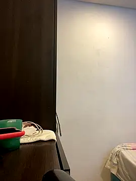 Snapshot of girl_anni chatting on October 27, 2025, 5:58 pm girl anni online show from October 27, 2025, 5:58 pm