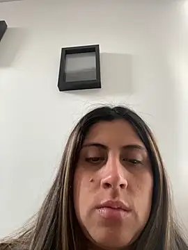 Snapshot of girl_anni chatting on November 19, 2025, 3:12 pm girl anni online show from November 19, 2025, 3:12 pm