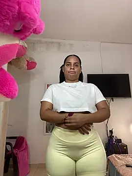 Violetrousse online show from May 6, 2026, 6:12 pm