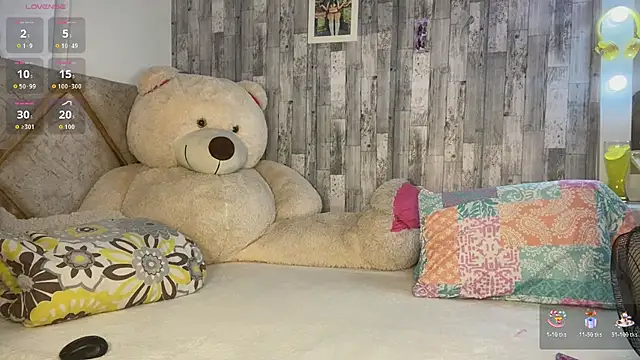 Violetrousse online show from October 25, 2025, 9:15 pm