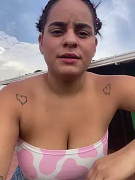 Violetrousse online show from February 5, 2026, 9:21 pm