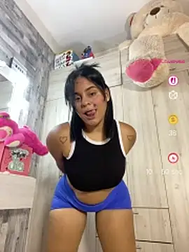 Snapshot of Violetrousse chatting on May 15, 2026, 5:11 pm Violetrousse online show from May 15, 2026, 5:11 pm