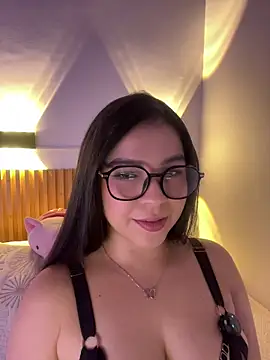 Blancanievess online show from June 14, 2026, 2:24 am