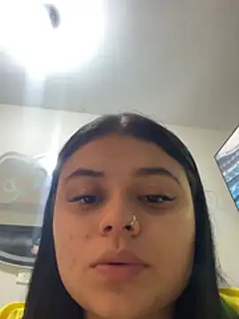 Snapshot of alissonfernandez_ chatting on June 24, 2026, 9:34 pm alissonfernandez online show from June 24, 2026, 9:34 pm