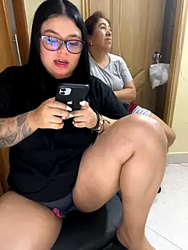 alissonfernandez  online show from November 15, 2025, 9:52 pm