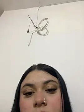 alissonfernandez  online show from May 2, 2026, 9:25 am