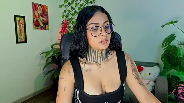 Snapshot of Lovely_celeste chatting on July 6, 2026, 1:51 pm Lovely celeste online show from July 6, 2026, 1:51 pm