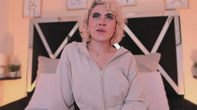 Snapshot of marian_pinzon chatting on September 27, 2025, 2:39 am marian pinzon online show from September 27, 2025, 2:39 am