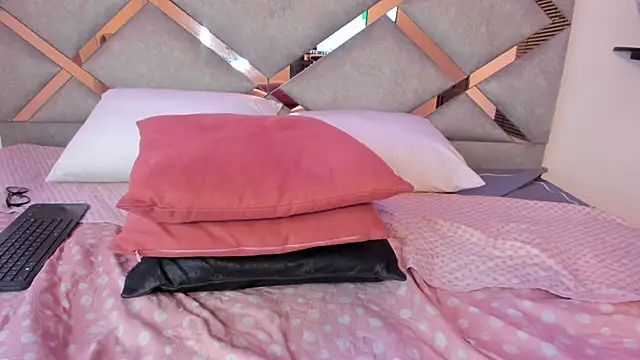 Snapshot of marian_pinzon chatting on February 28, 2025, 8:53 am marian pinzon online show from February 28, 2025, 8:53 am