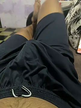 Snapshot of Desiboy___21 chatting on March 21, 2025, 5:02 pm Desiboy 21 online show from March 21, 2025, 5:02 pm