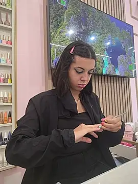 isabella048 online show from February 10, 2026, 1:43 pm