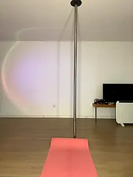  ExoticGirl online show from December 18, 2025, 7:02 am