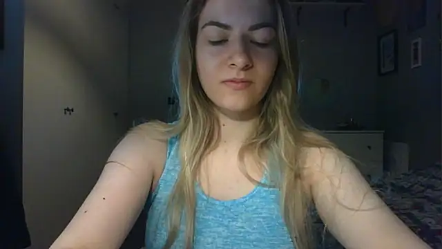 Snapshot of ROSIEx_sweet chatting on May 19, 2026, 6:42 am ROSIEx sweet online show from May 19, 2026, 6:42 am